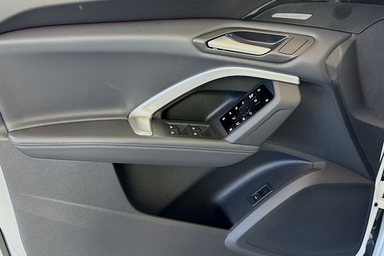 New 2025 Glacier White Metallic Audi Premium Plus 2.0 TFSI quattro image 16