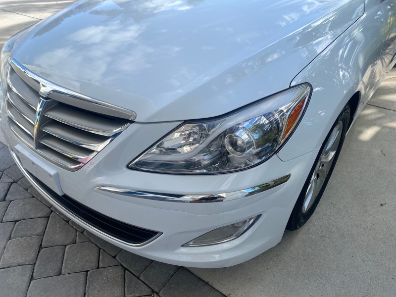 2013 Hyundai Genesis 3.8L LOW MILES 33,576 in , 