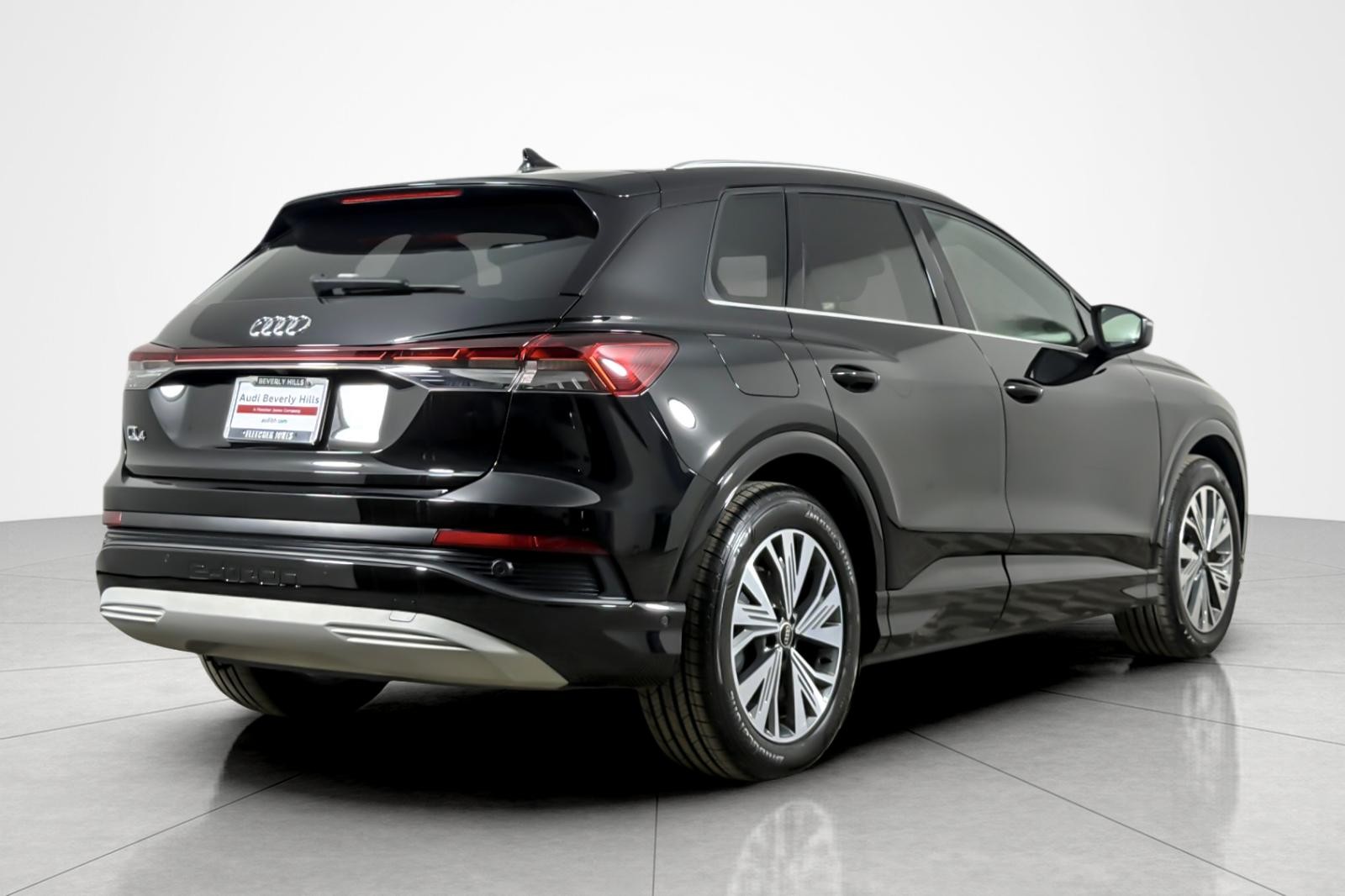 Certified Used 2023 Mythos Black Metallic Audi Premium Plus 40 RWD image 5
