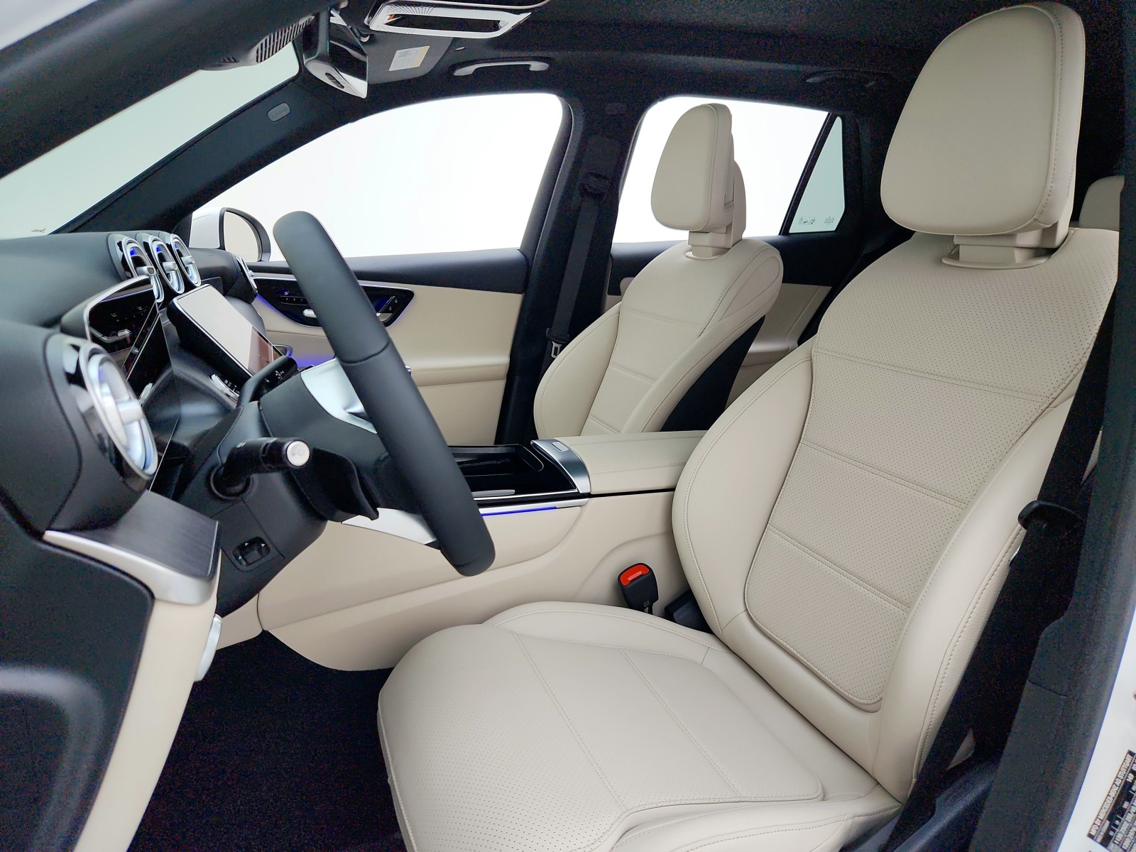 New 2026 Polar White Mercedes-Benz GLC 300 SUV image 17