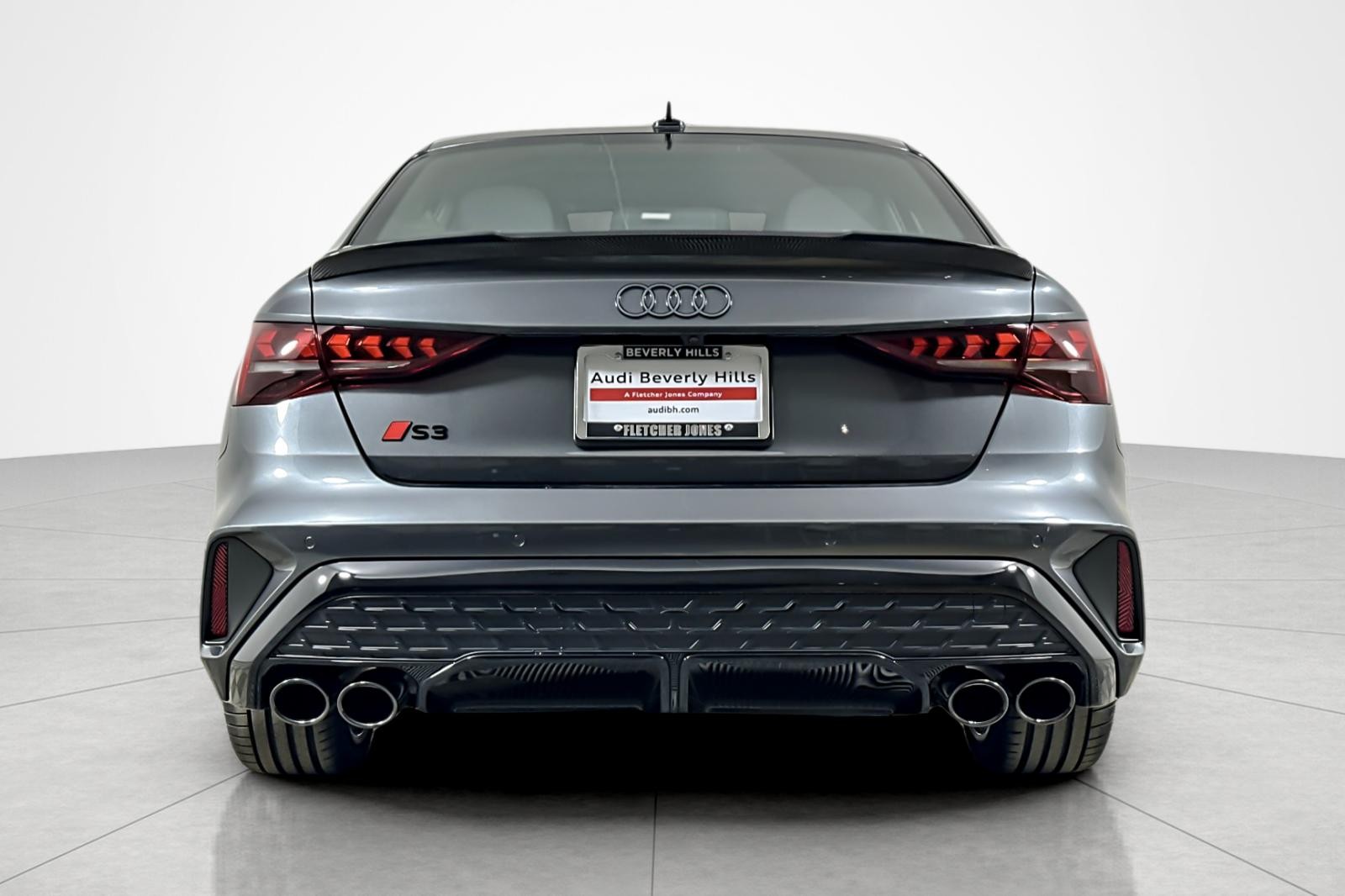 New 2026 Daytona Gray Pearl Effect Audi quattro image 5