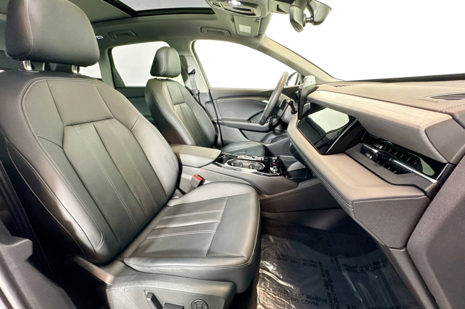 Used 2025 GLACIER WHITE Audi Premium image 26