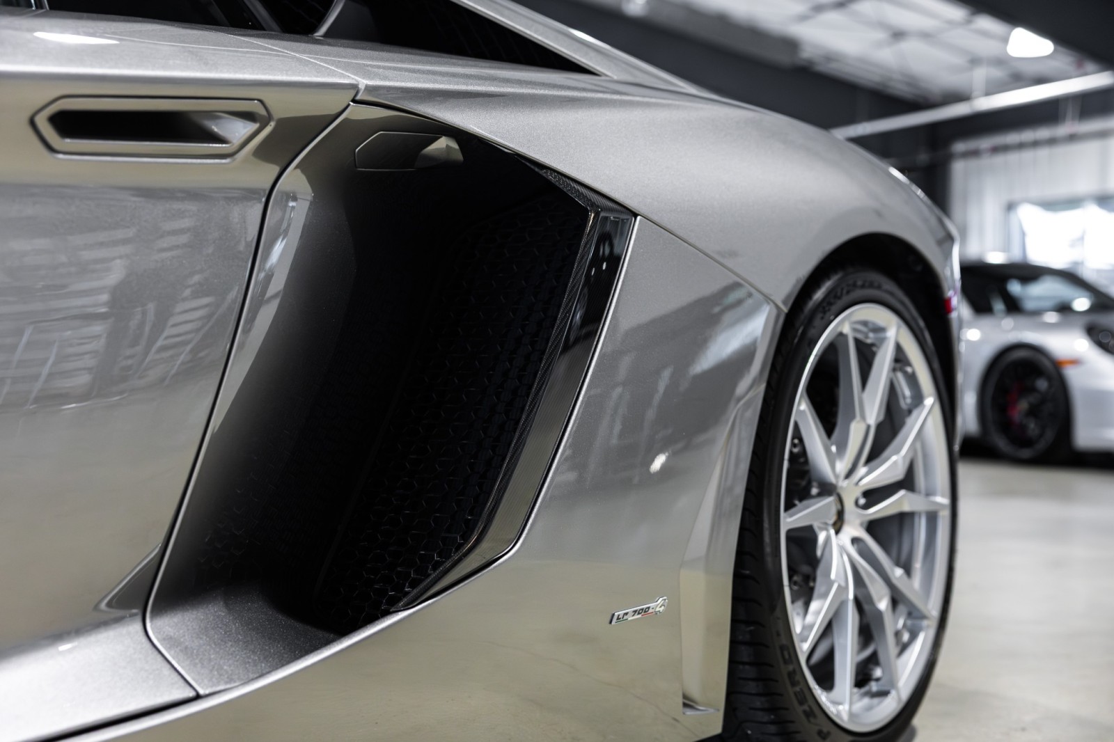 Used Car 2014 Lamborghini Aventador  Roadster - Grigio Antares Metallic - Transparent Engine Bonnet - Sensonum Sound System For Sale Under $440,000 In Boerne, Texas