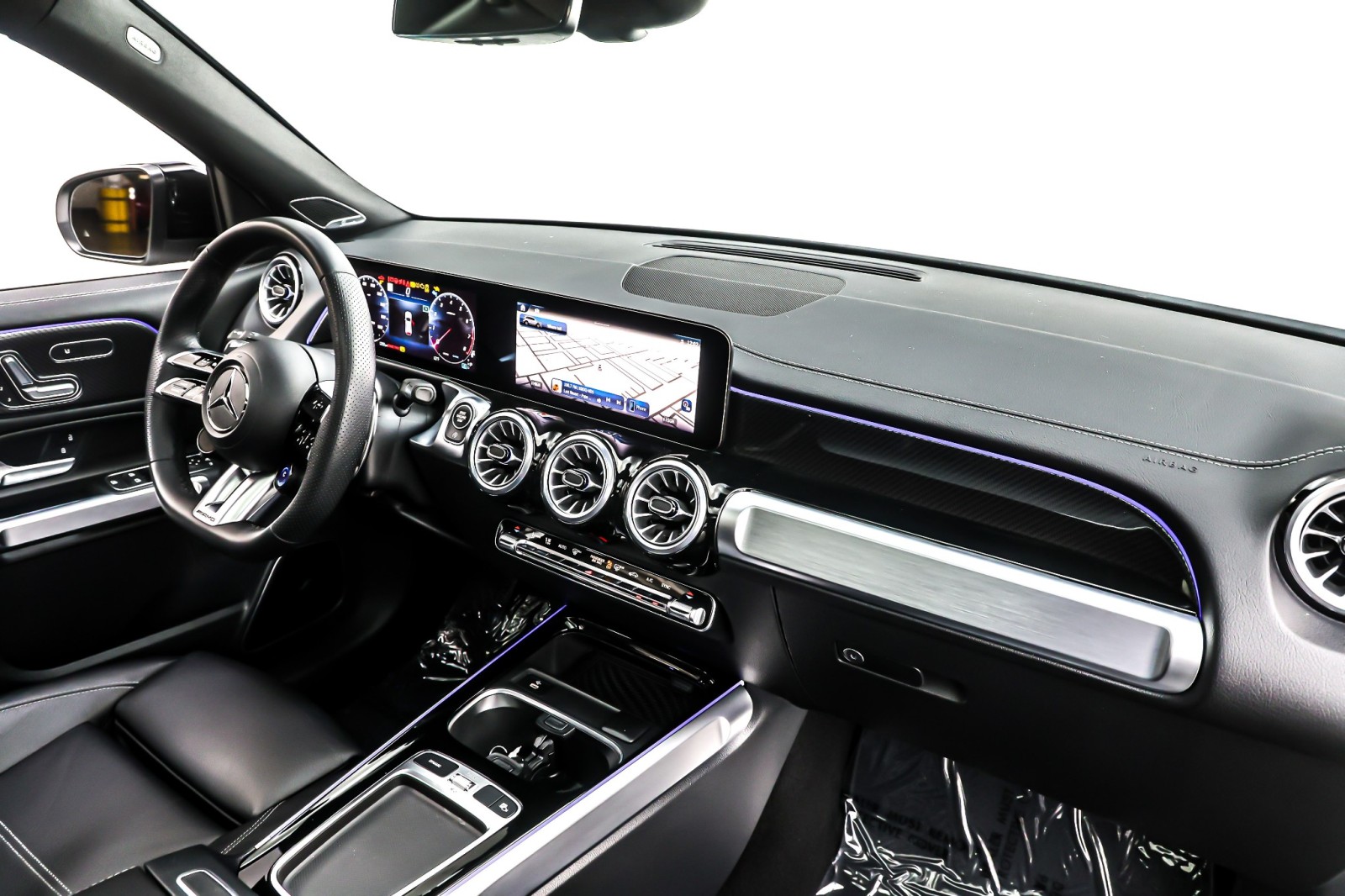 Used 2025 Polar White Mercedes-Benz AMG® GLB 35 4MATIC SUV image 17