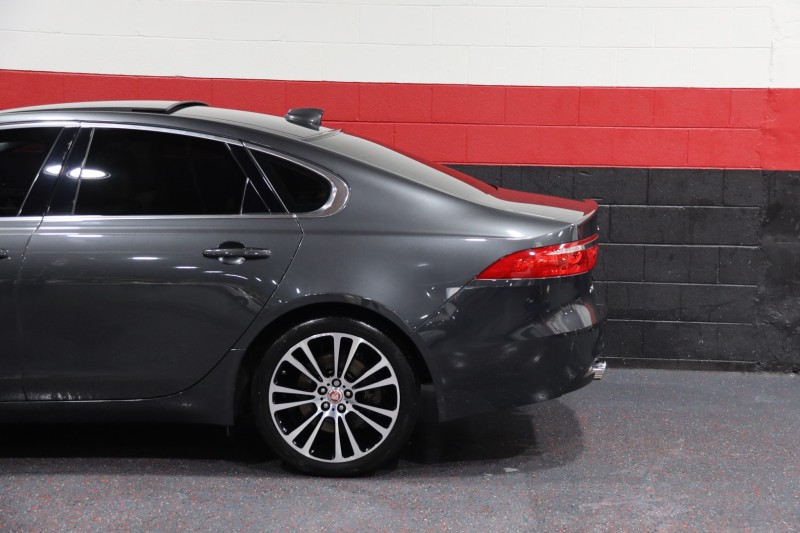 2016 Jaguar XF 35t Prestige AWD 4dr Sedan in , 