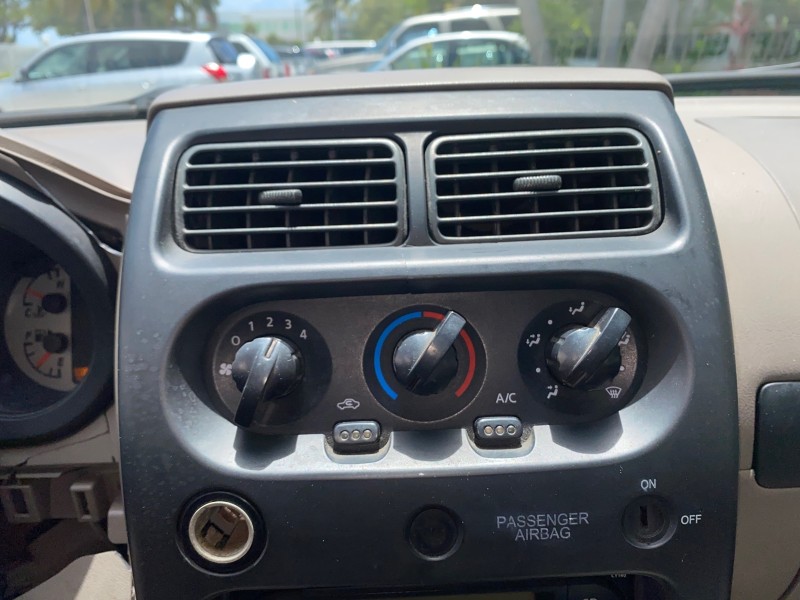 2004 Nissan Frontier 2WD XE LOW MILES 70,694 PU in , 