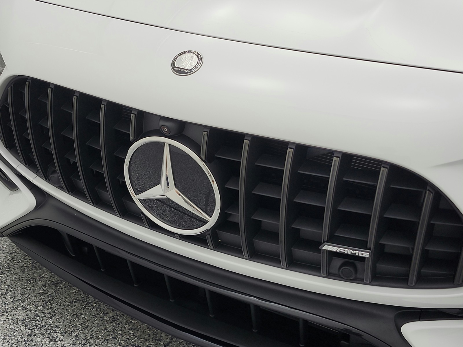 New 2026 MANUFAKTUR Moonlight White Metallic Mercedes-Benz AMG® CLE 53 4MATIC+ Coupe image 13