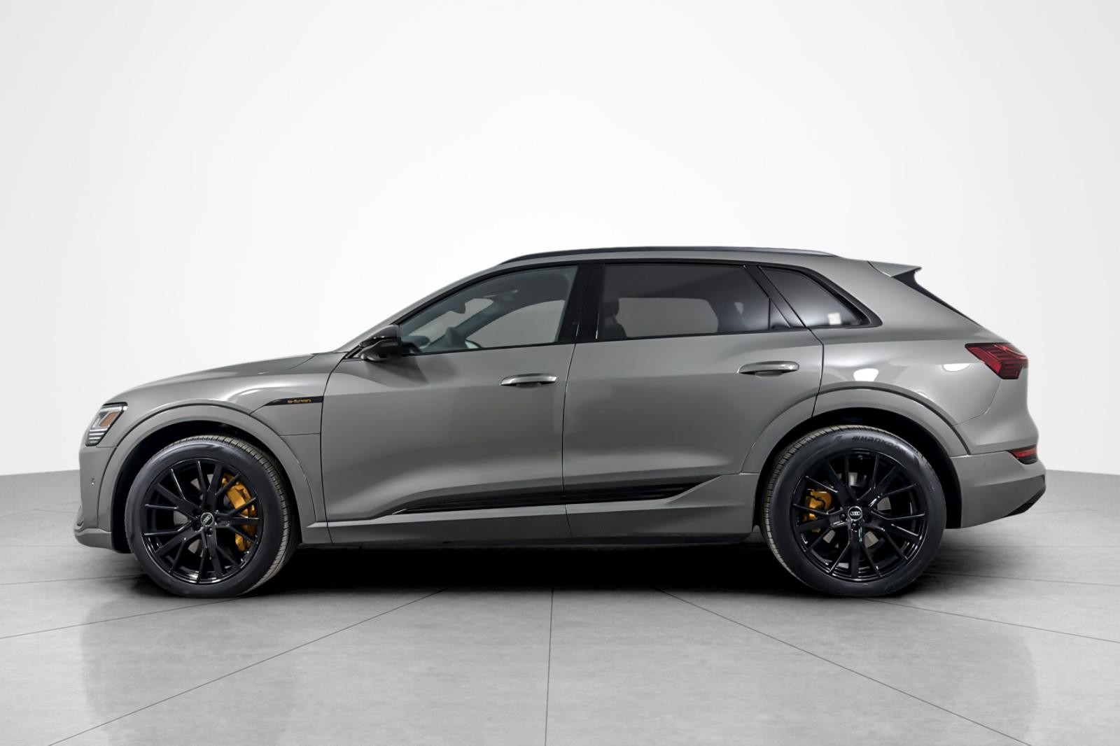 Certified Used 2023 Chronos Gray Audi Chronos quattro image 2