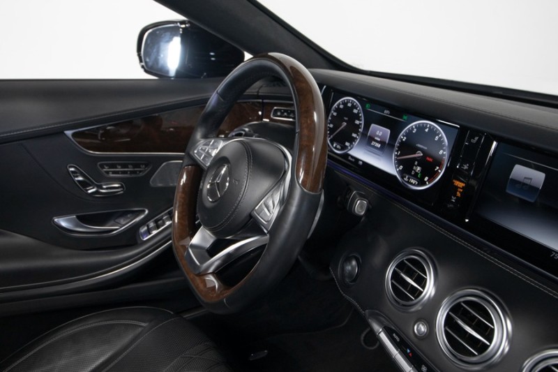 2017 Mercedes-Benz S-Class S 550 DESIGNO Cabriolet ($148,310 MSRP) *ONLY 27,000 MILES in , 