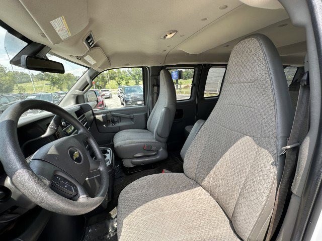 2019 Chevrolet Express Passenger LT 15