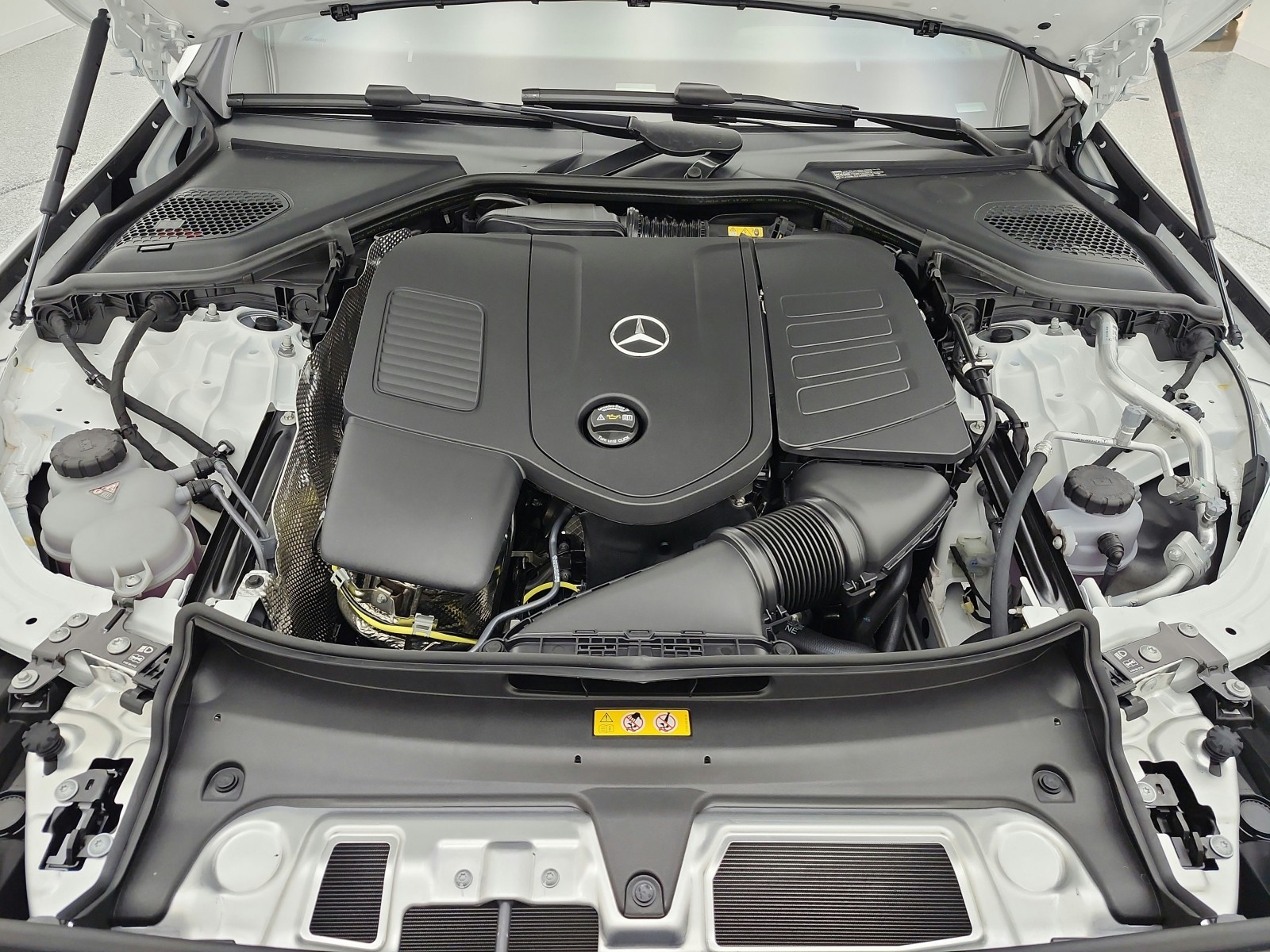 New 2026 Polar White Mercedes-Benz E 350 RWD Sedan image 12