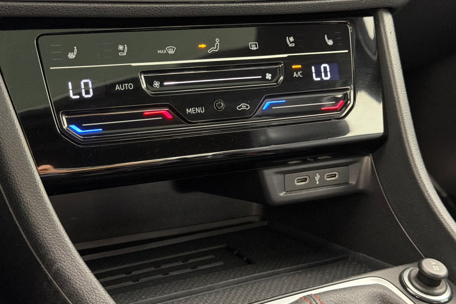 Used 2025 Pure White Volkswagen Autobahn DSG image 18