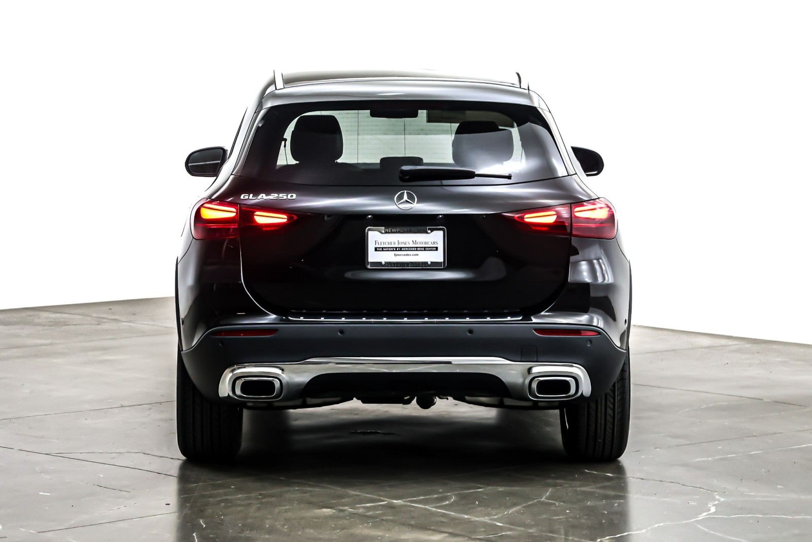 New 2025 Cosmos Black Metallic Mercedes-Benz GLA 250 SUV image 3