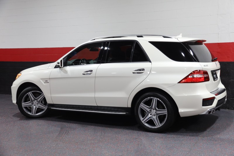 2013 Mercedes-Benz ML63 AMG 4-Matic 4dr Suv in , 