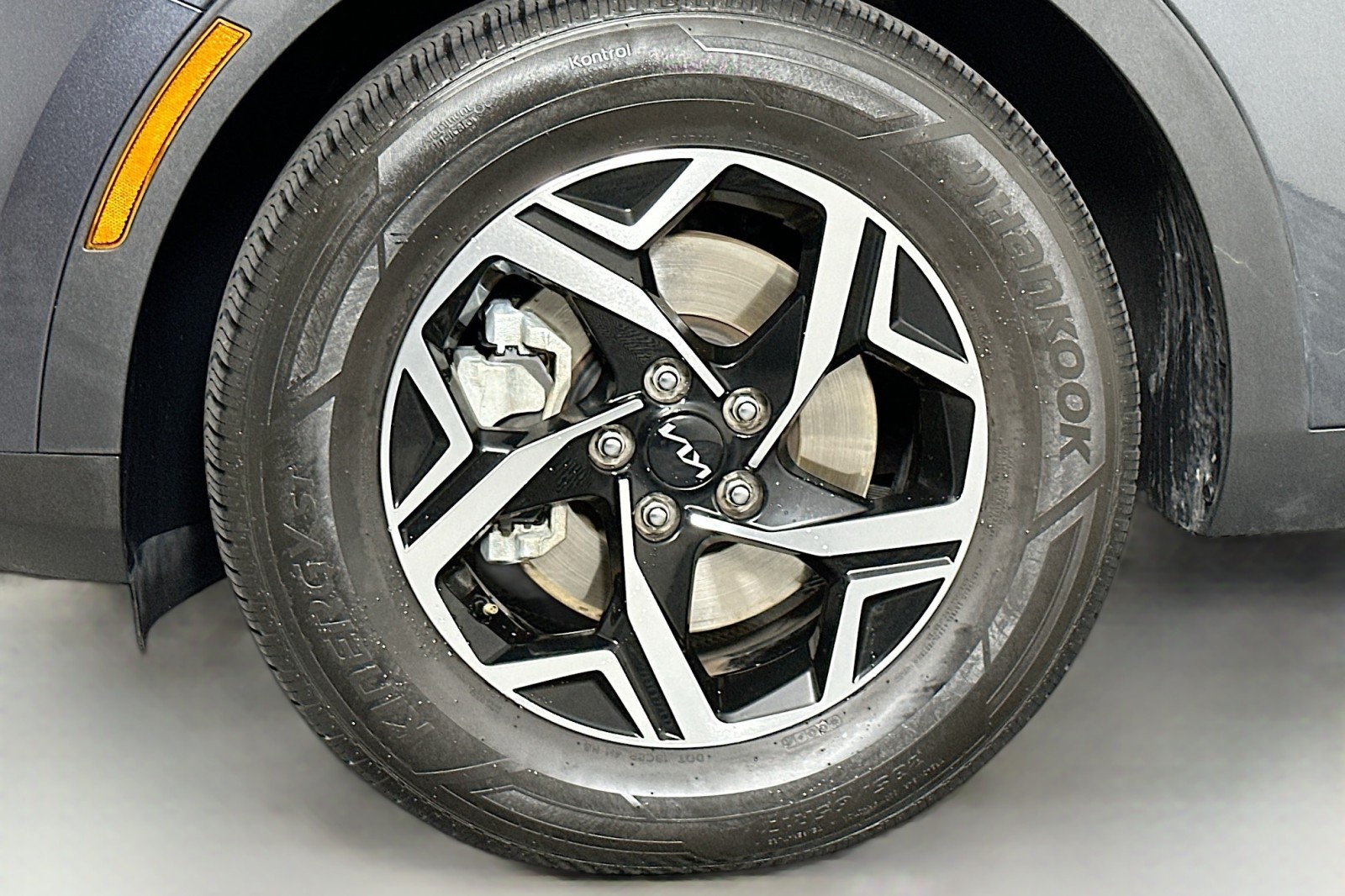 Used 2023 Gravity Gray Kia LX image 11