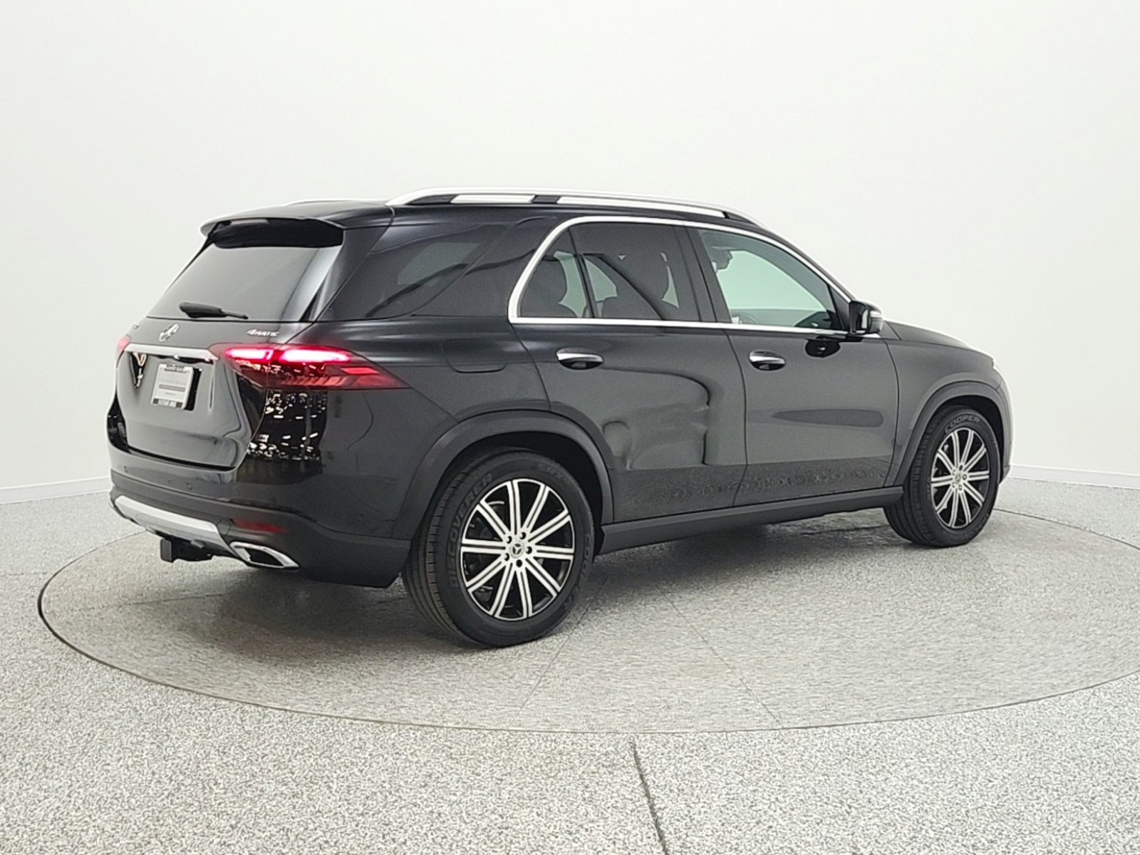 Certified Used 2026 Obsidian Black Metallic Mercedes-Benz GLE 350 4MATIC® SUV image 6