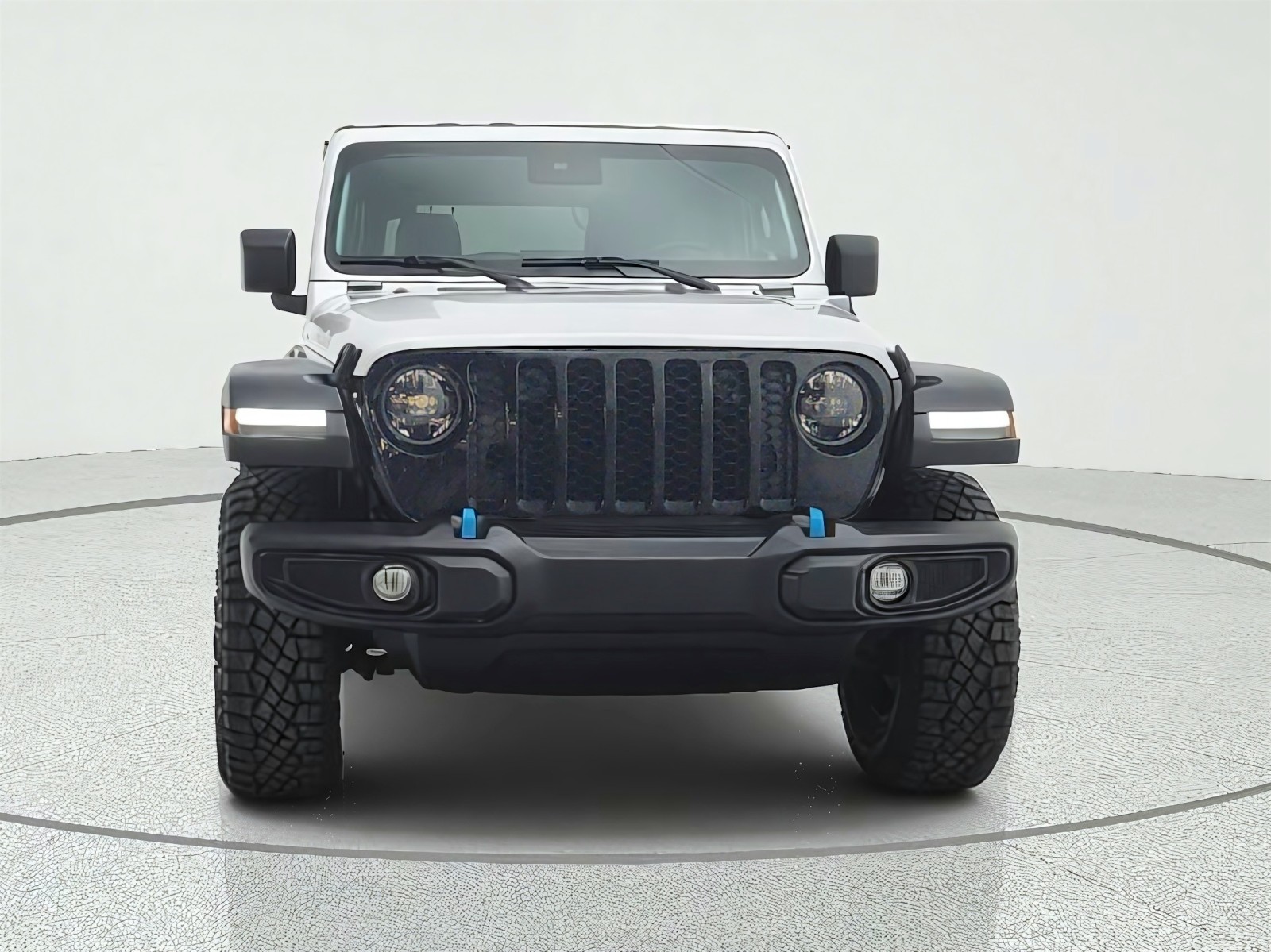 Used 2024 Silver Zynith Clearcoat Jeep Sport S image 2