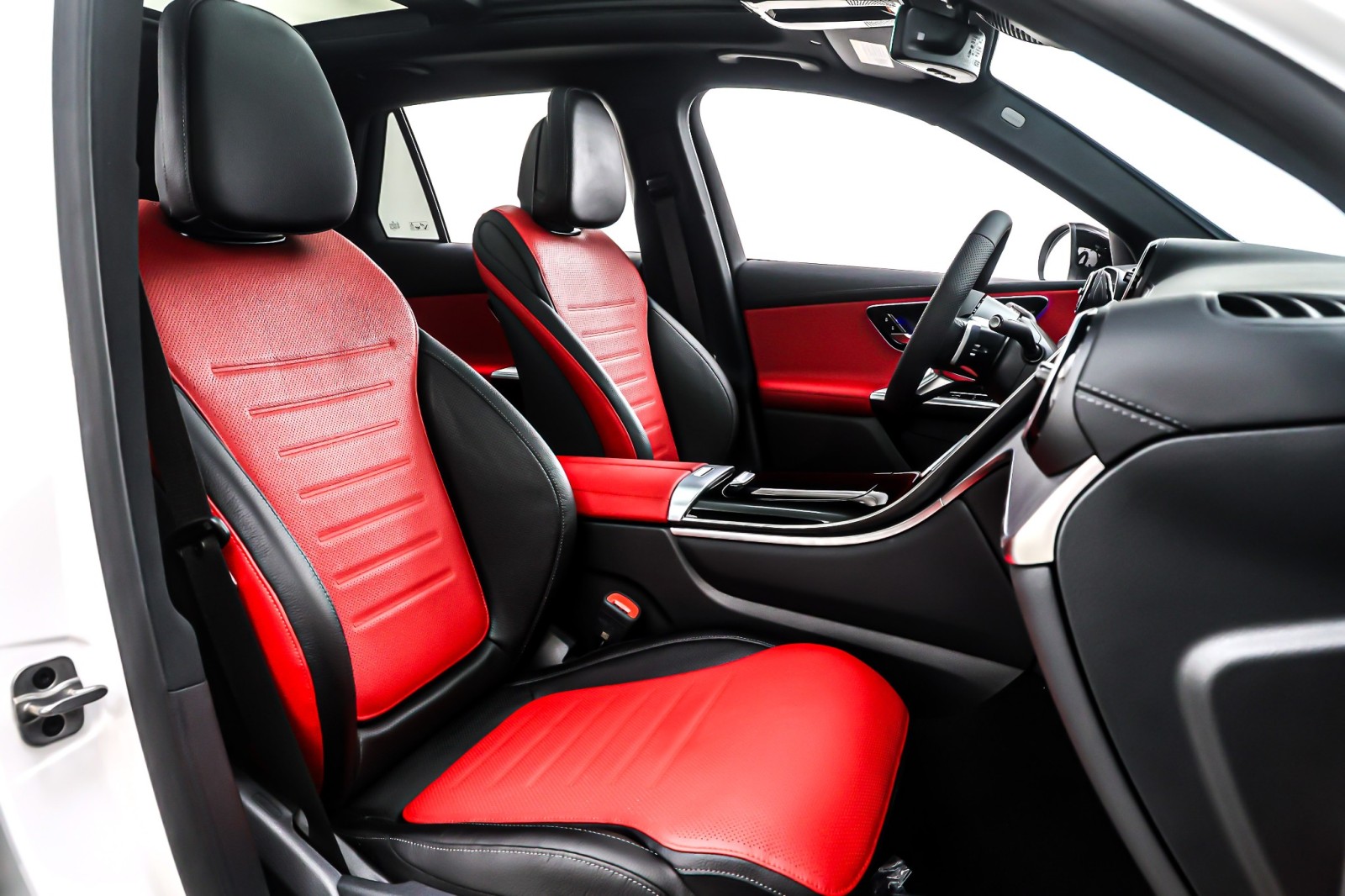 New 2026 Polar White Mercedes-Benz GLC 300 image 7