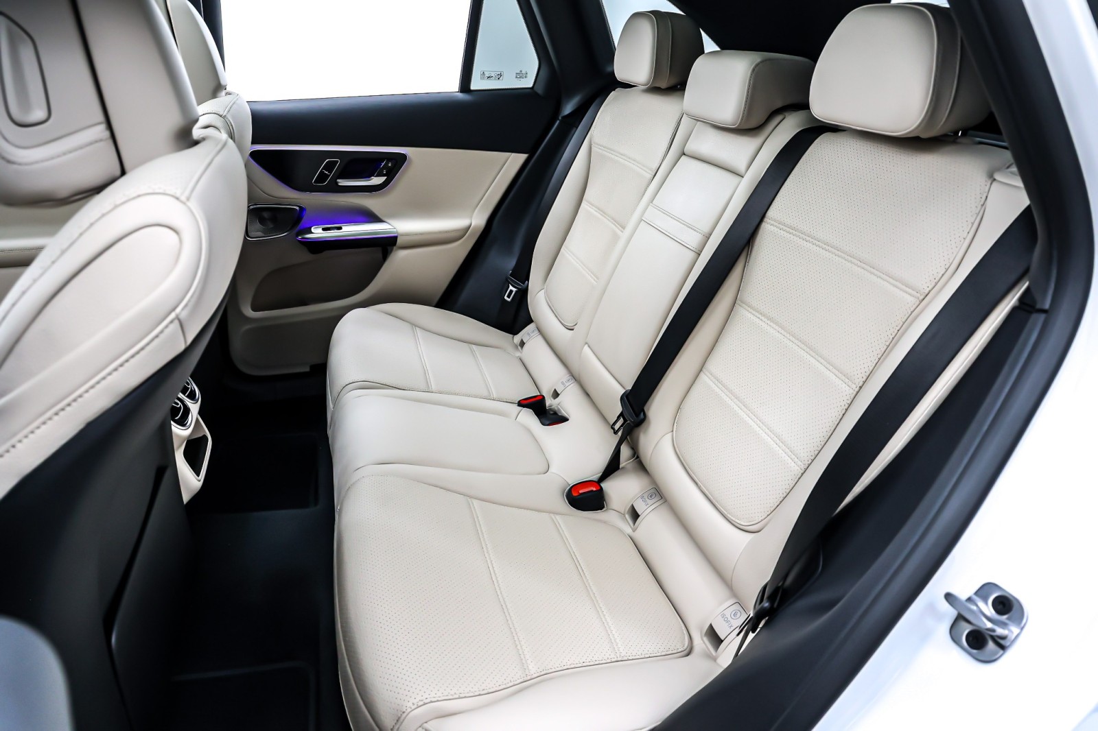 New 2026 Polar White Mercedes-Benz GLC 300 SUV image 8