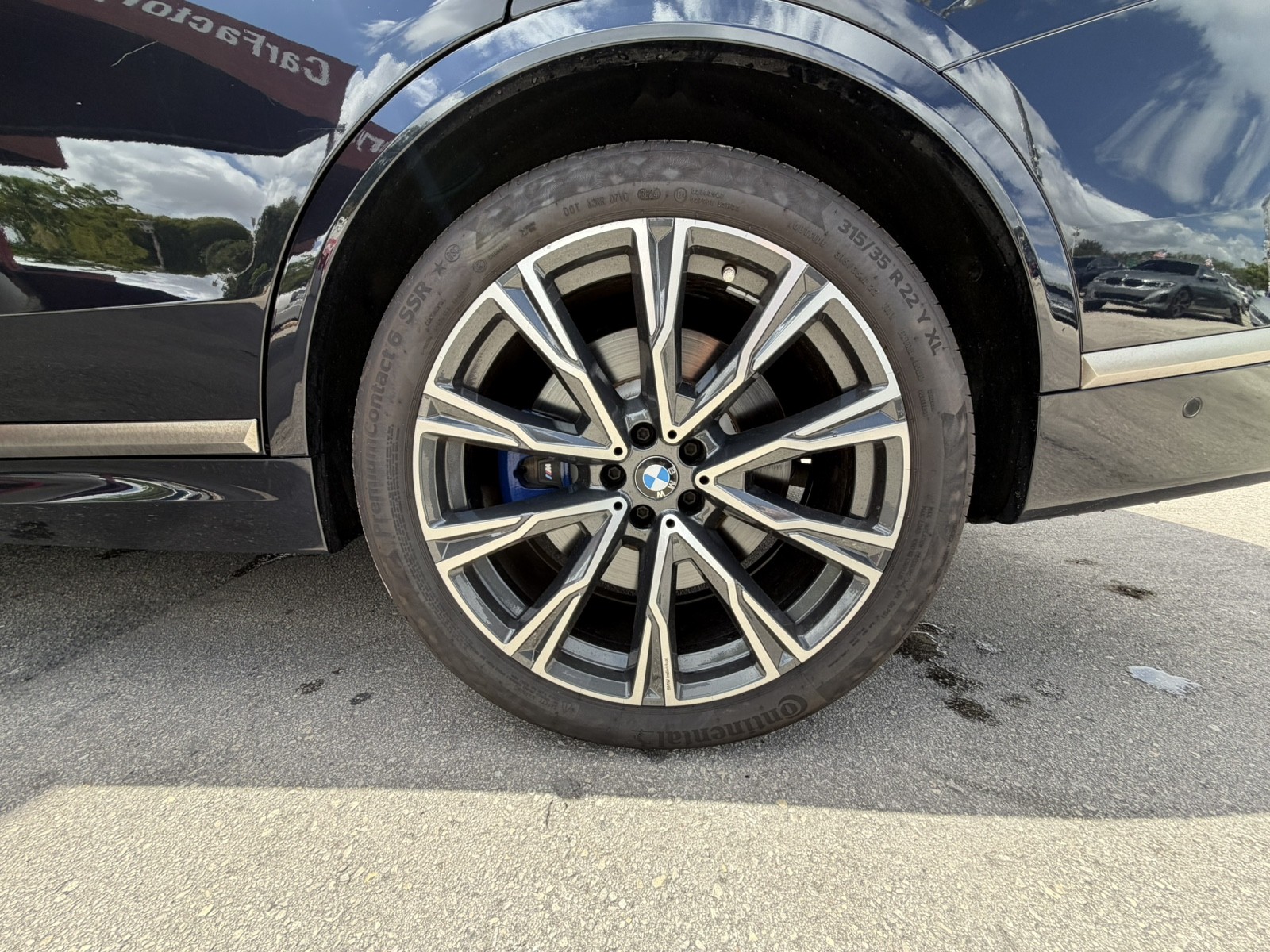 2020 BMW X7 - $33,988