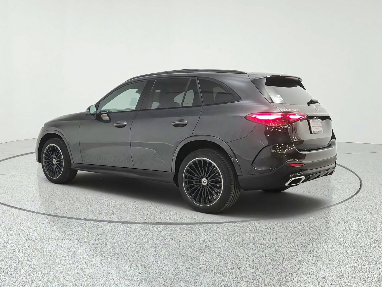 New 2027 Graphite Grey Metallic Mercedes-Benz GLC 300 SUV image 7