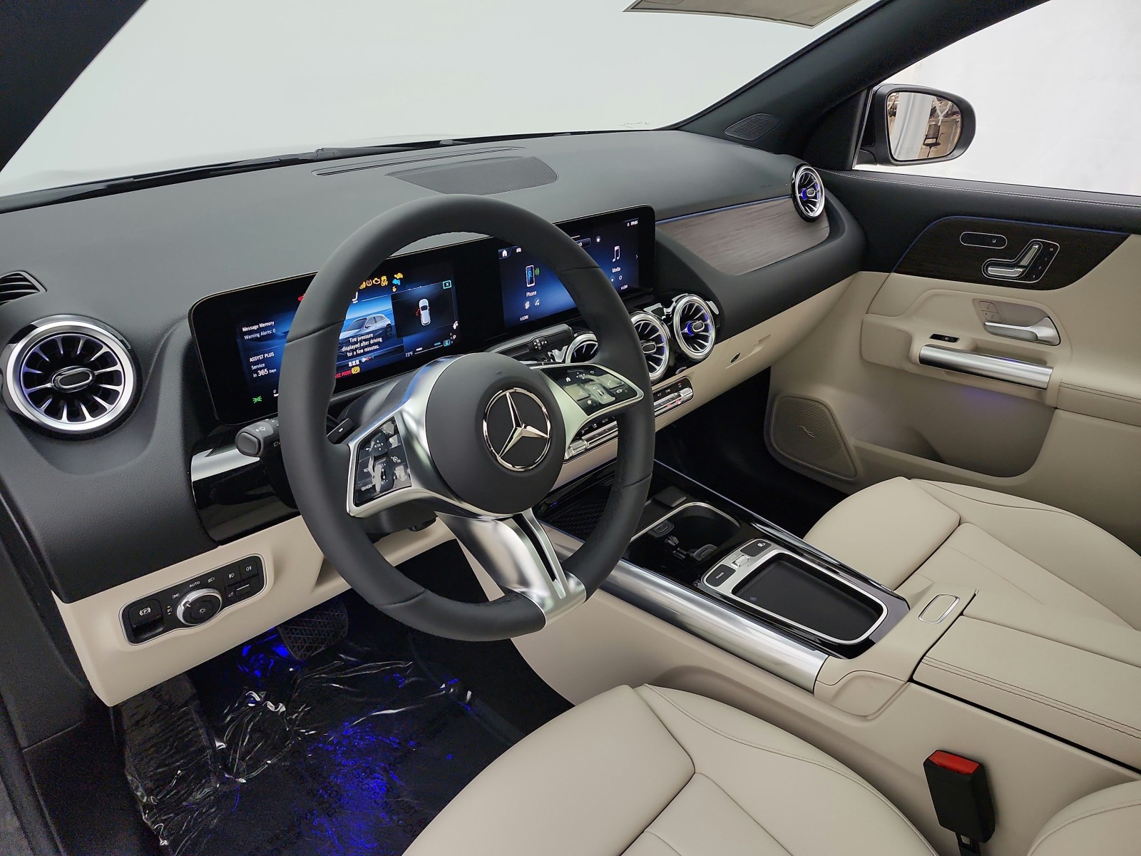 New 2026 Night Black Mercedes-Benz GLA 250 image 17