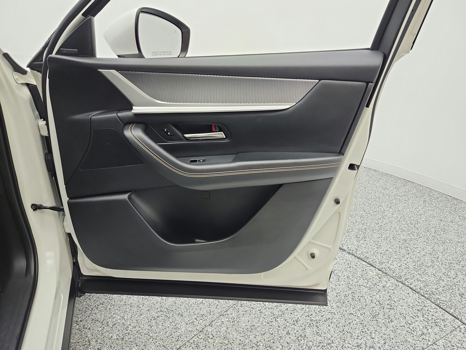 Used 2024 Rhodium White Premium Mazda Premium AWD image 20