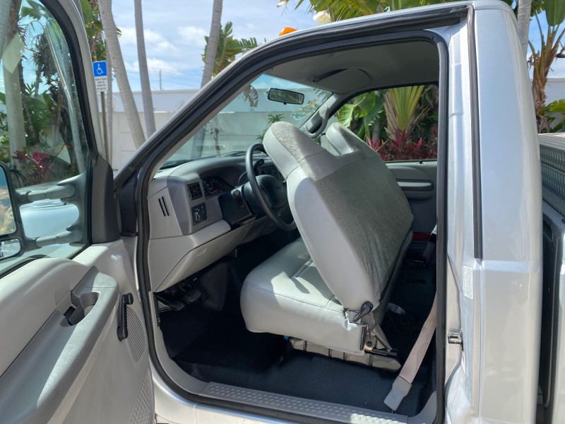 2001 Ford Super Duty F-350 DRW XL 1 OWNER LOW MILES 14,269 in , 