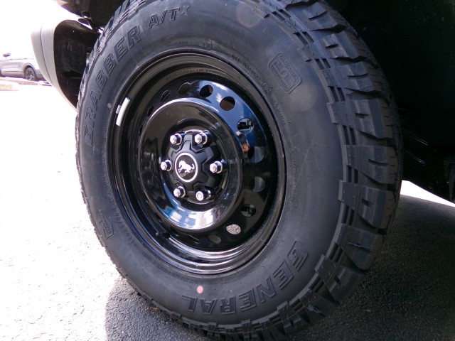 View vehicle photo 7