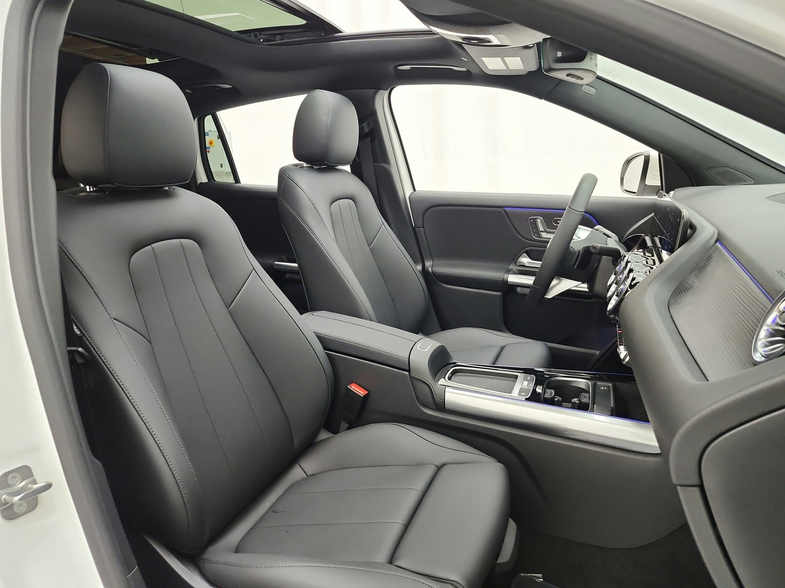 New 2026 Polar White Mercedes-Benz GLA 250 SUV image 15