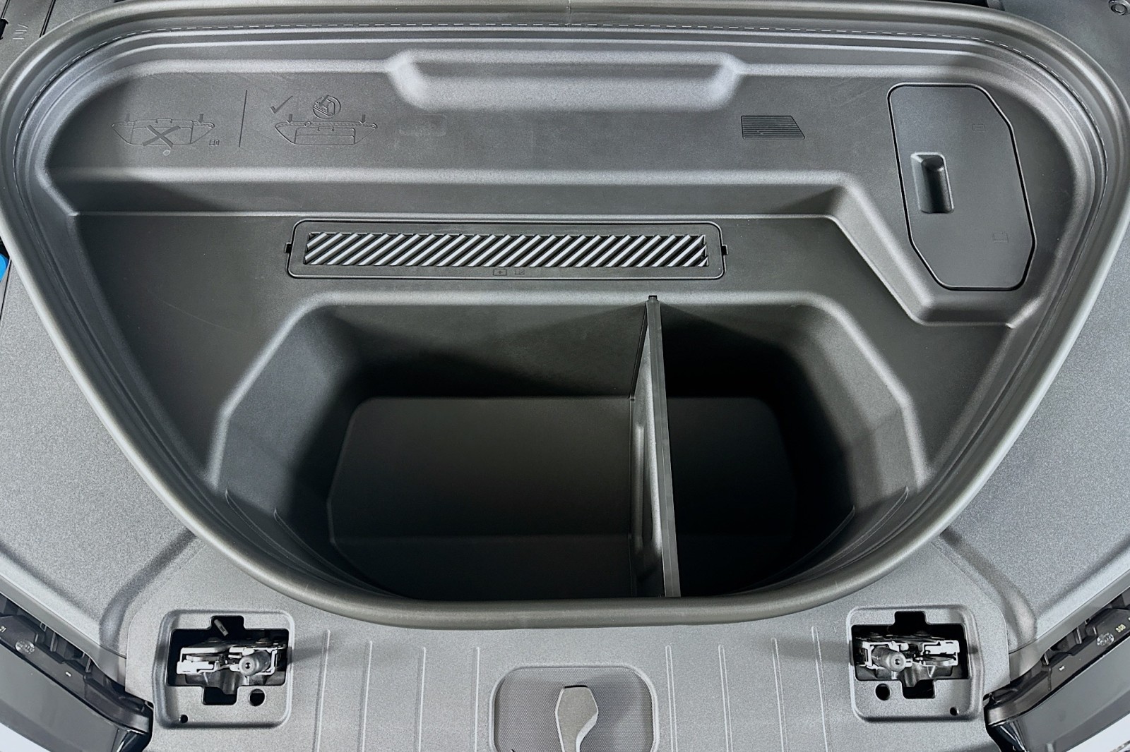 New 2027 Daytona Gray Pearl Effect Audi Premium Plus image 12