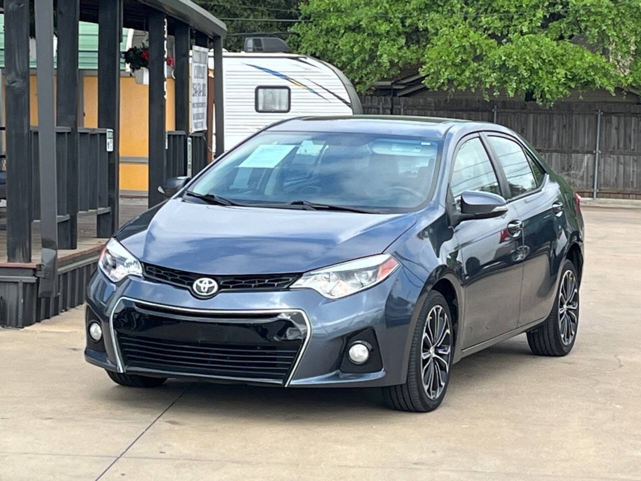 View vehicle photo 3