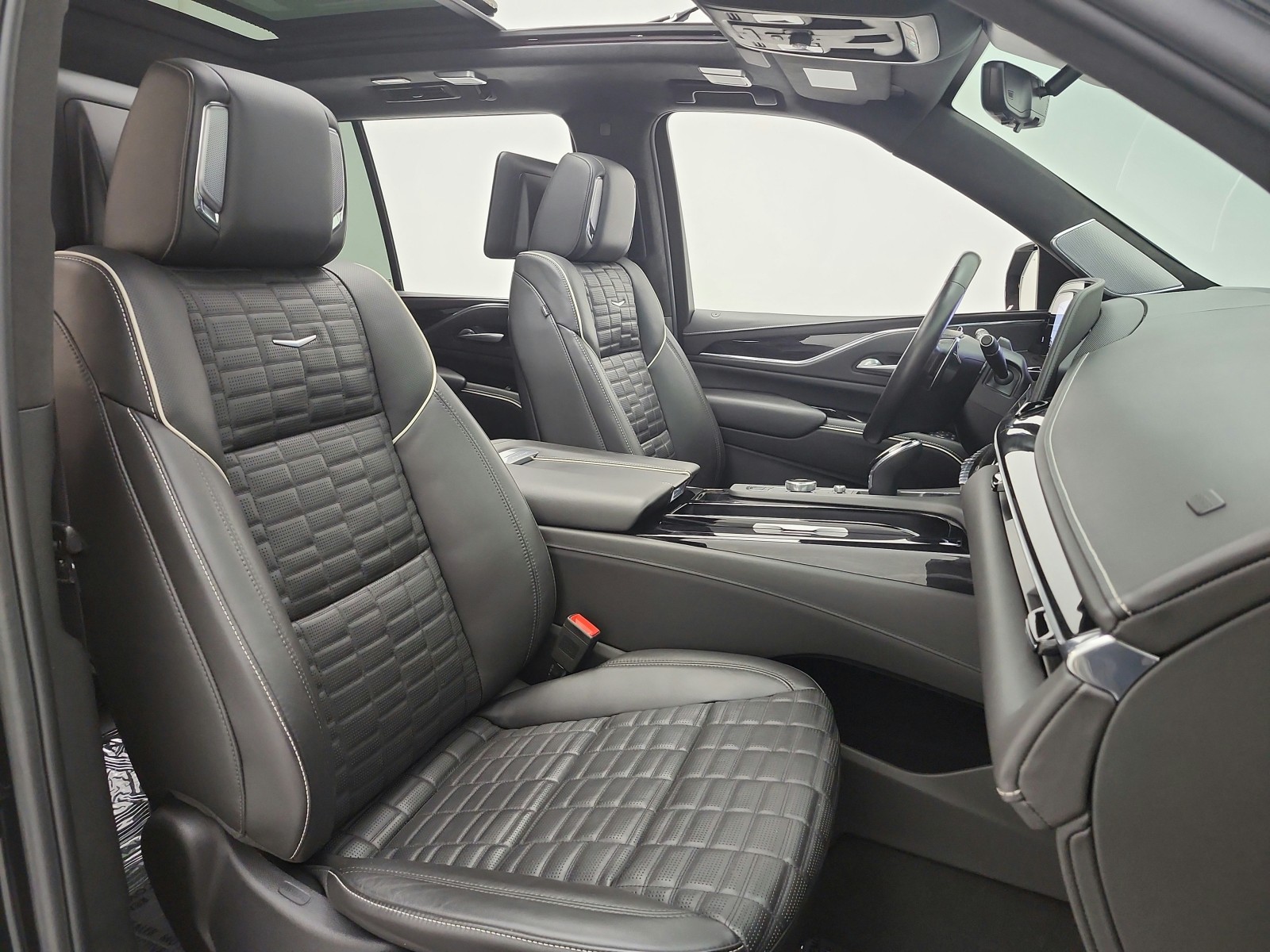 Used 2023 Black Raven Cadillac AWD 4dr V-Series image 21