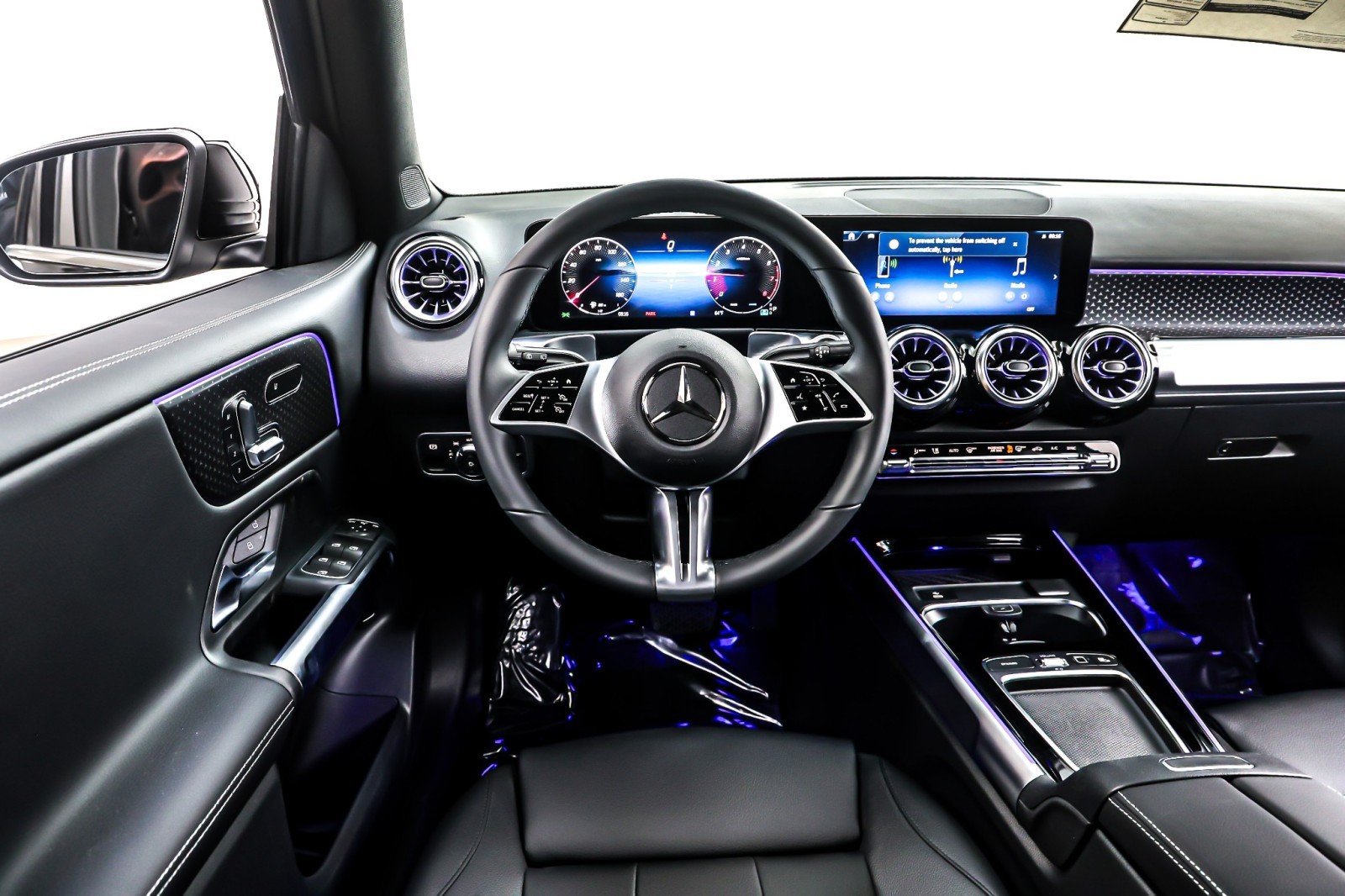 New 2026 Night Black Mercedes-Benz GLB 250 image 4