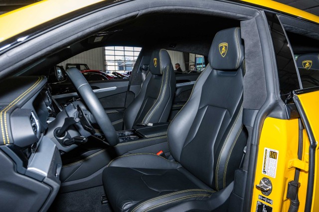 Used Car 2022 Lamborghini Urus  For Sale Under $230,000 In Boerne, Texas