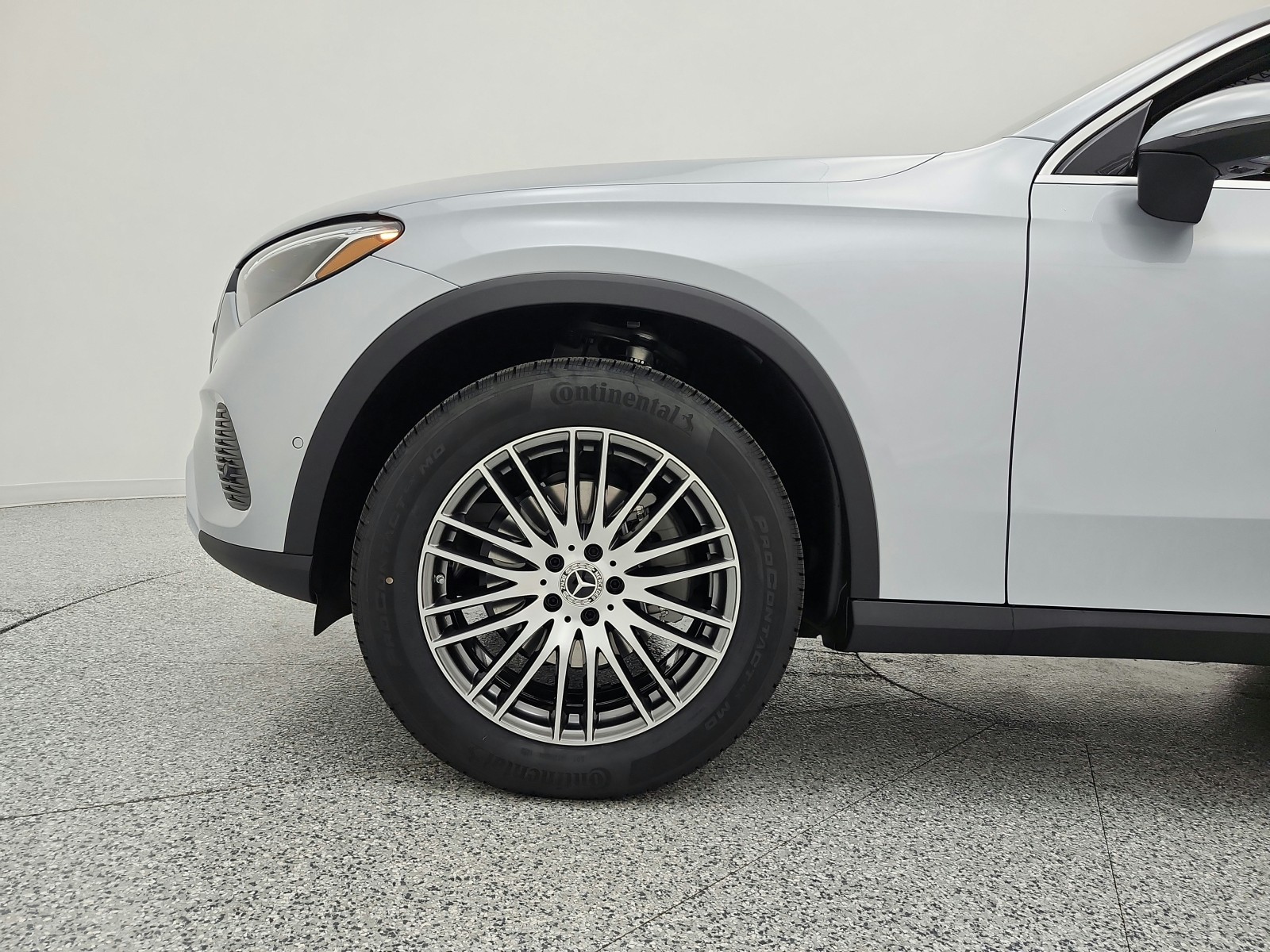New 2027 Cirrus Silver Metallic Mercedes-Benz GLC 300 SUV image 13