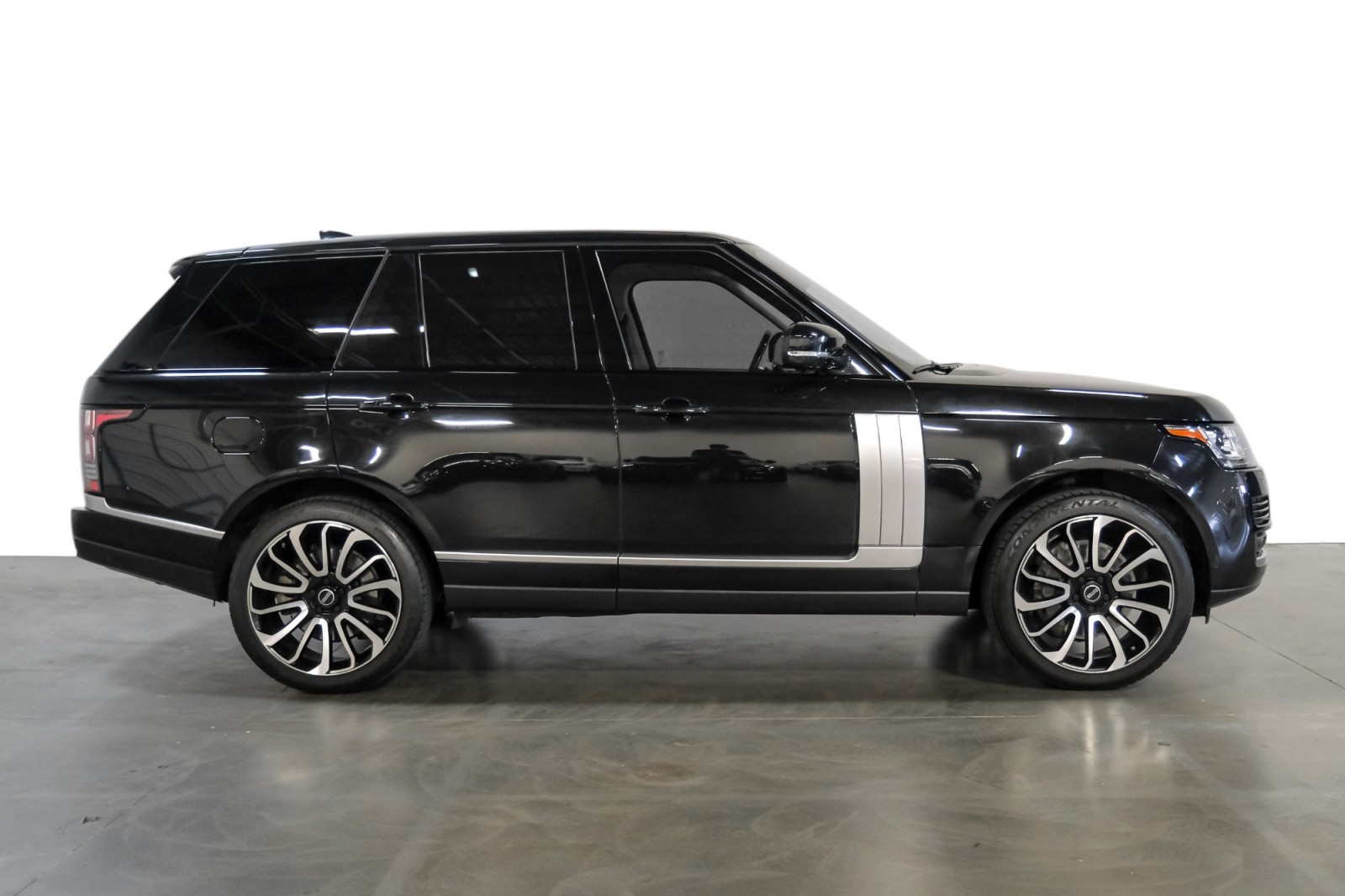 2017 Land Rover Range Rover V8 Supercharged AutobiographyWheelPkg 6