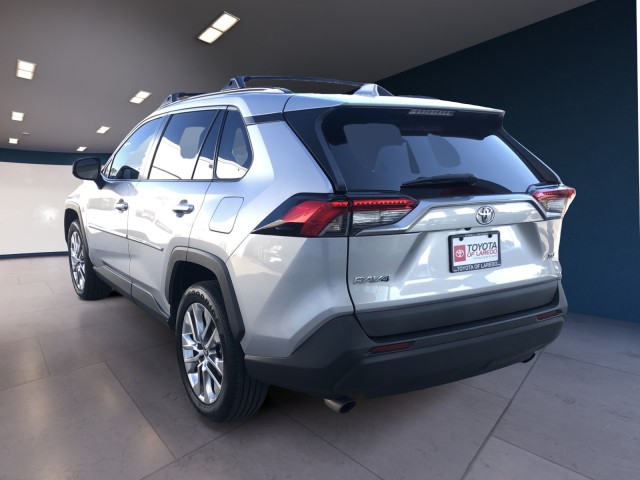 2021 Toyota RAV4 XLE Premium 3