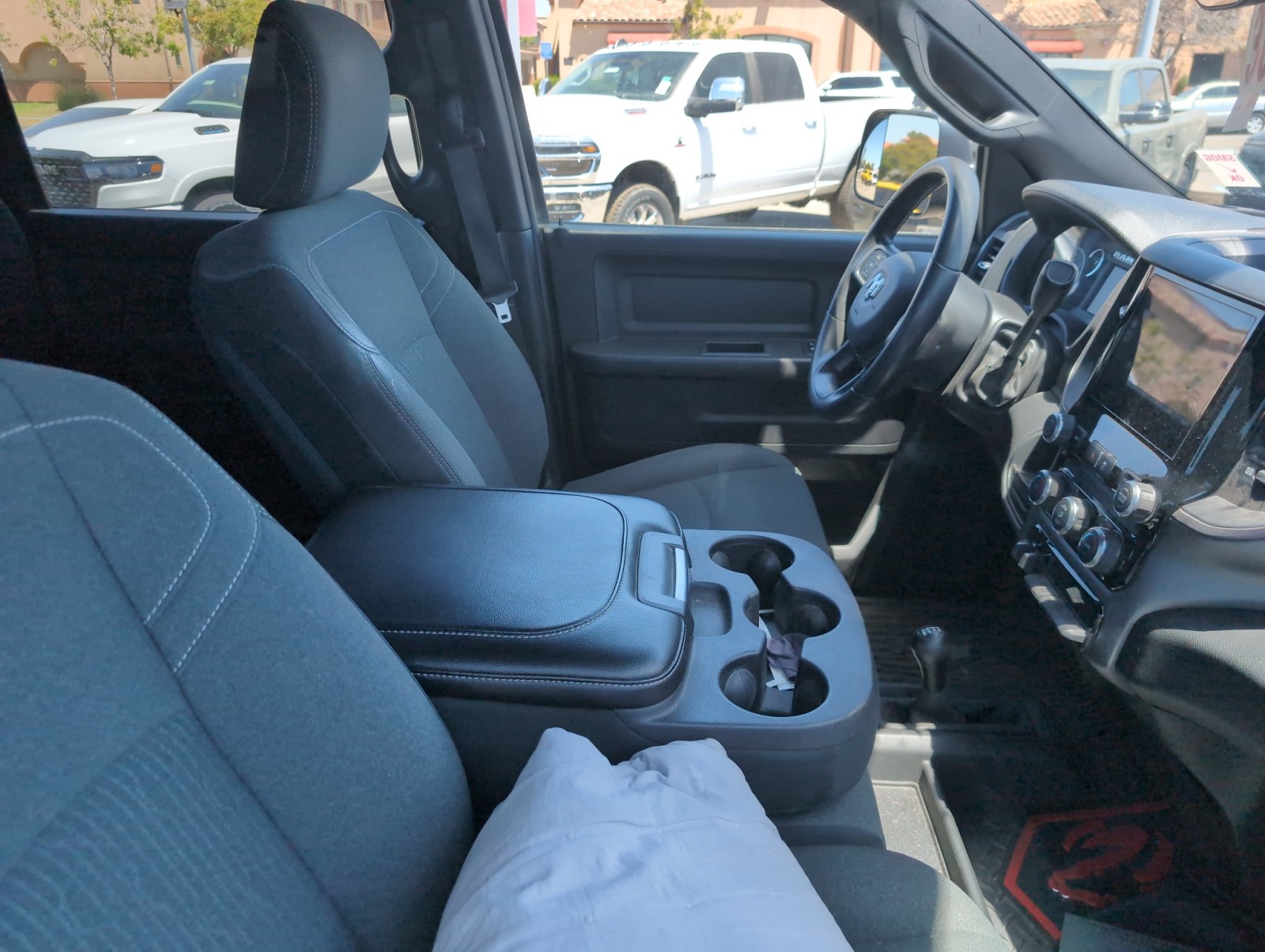 View vehicle photo 4