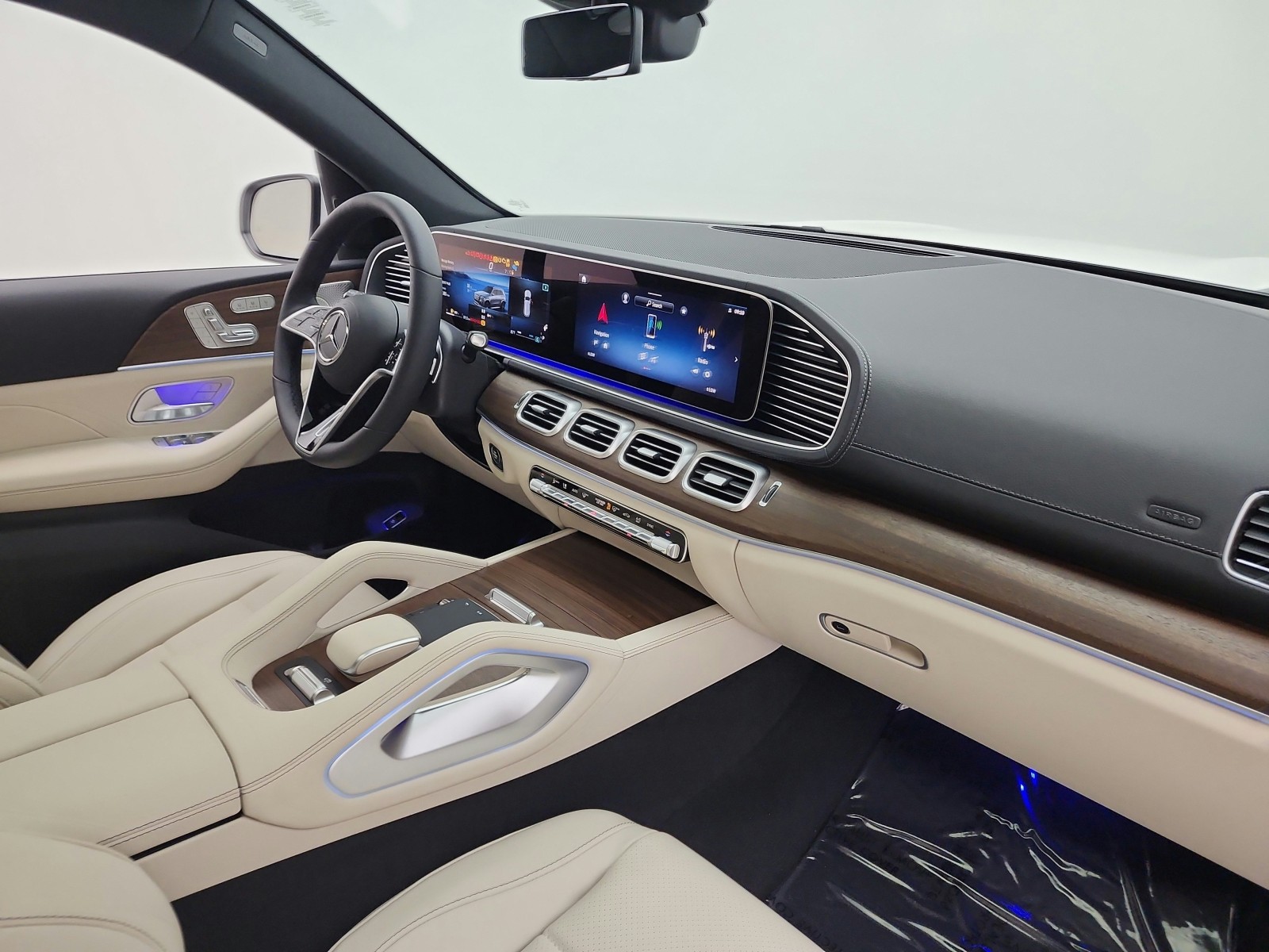 New 2026 Polar White Mercedes-Benz GLS 450 4MATIC® SUV image 15