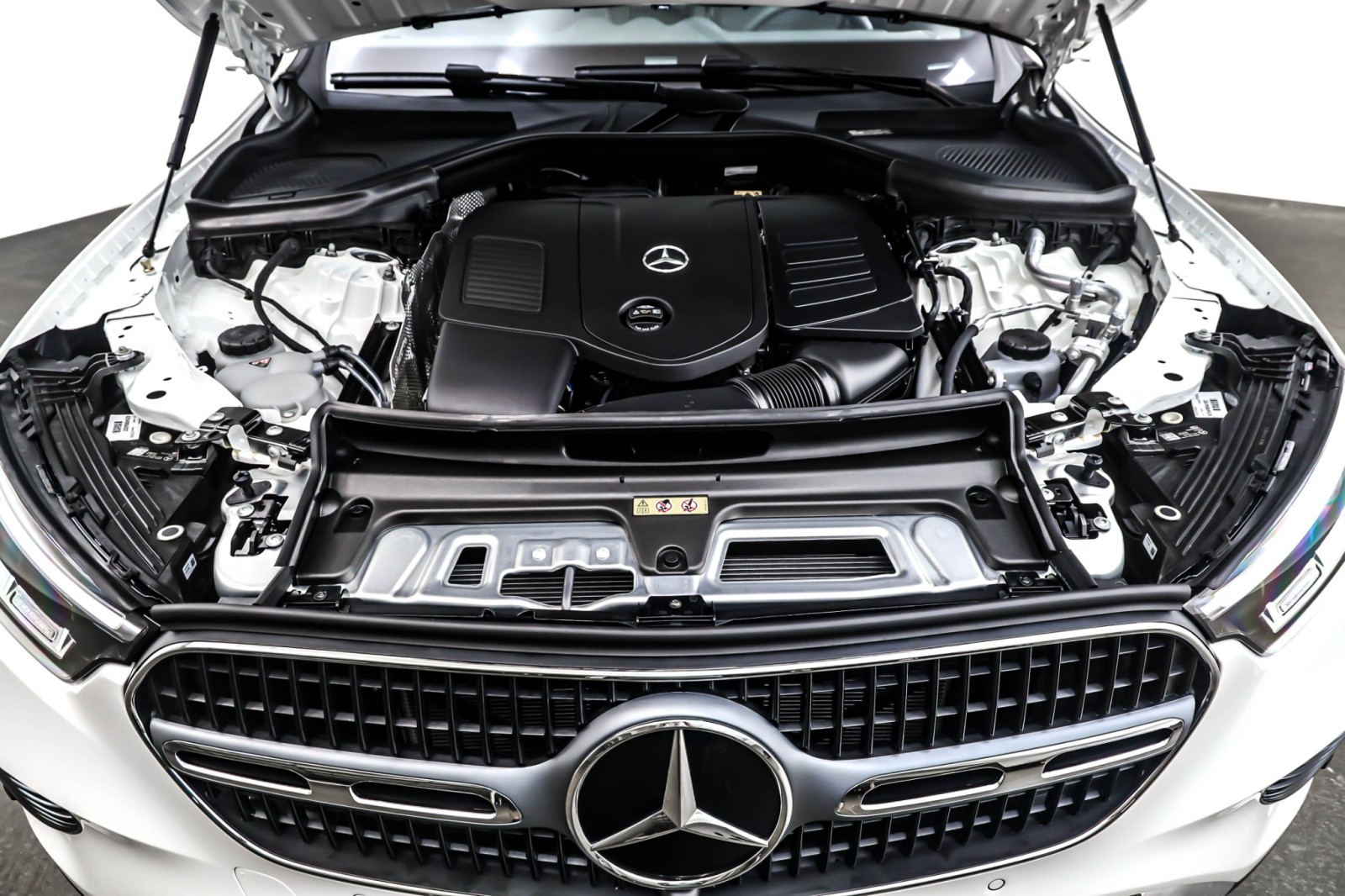 New 2026 Polar White Mercedes-Benz GLC 300 4MATIC® SUV image 11