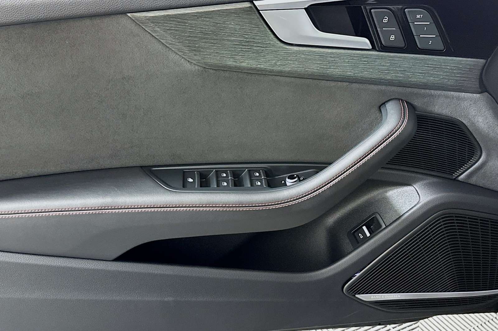 Used 2023 Mythos Black Metallic/Black Roof Audi Premium Plus image 21