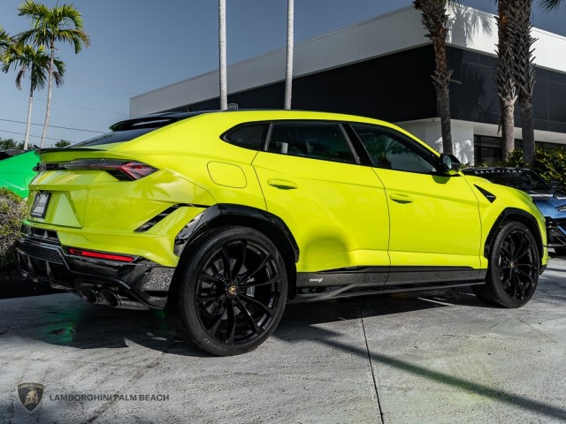 2023 Lamborghini Urus S in , 