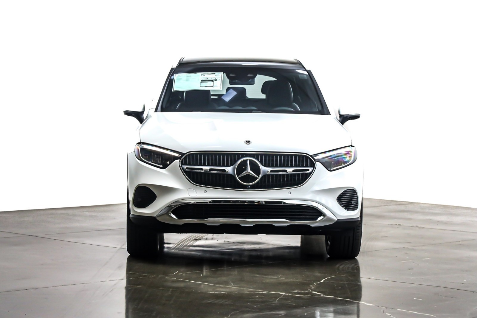 New 2026 Polar White Mercedes-Benz GLC 300 image 2