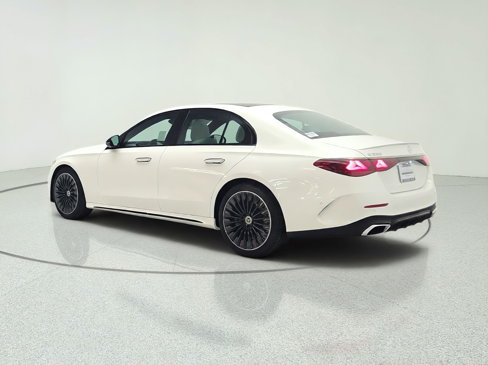 New 2027 Polar White Mercedes-Benz E 350 RWD Sedan image 7