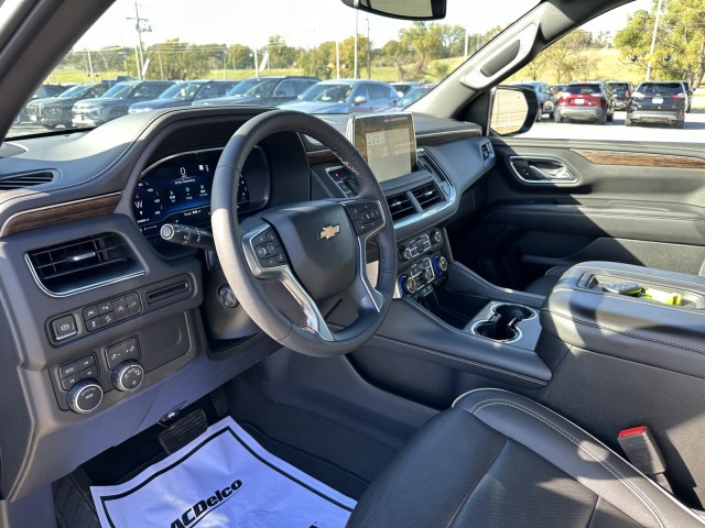 2022 Chevrolet Suburban Premier 11