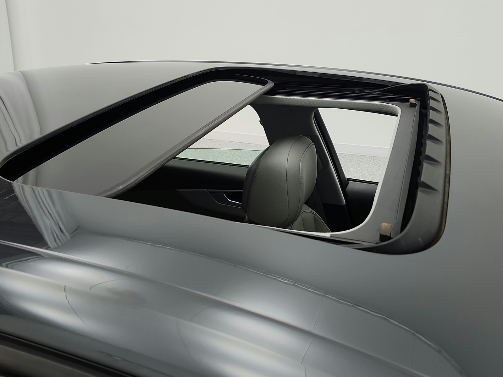 Used 2017 Manhattan Gray Metallic Audi 2.0 TFSI Auto ultra Premium FWD image 17