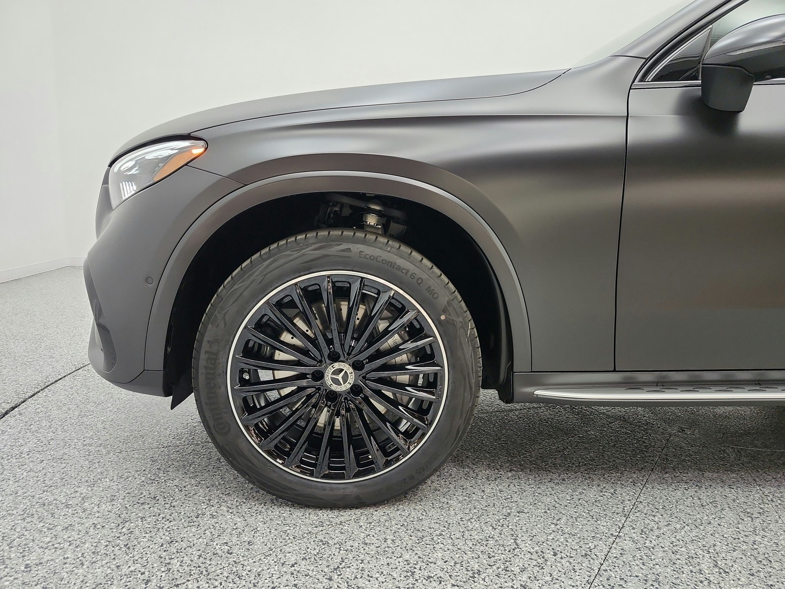 New 2026 MANUFAKTUR Graphite Grey Magno Mercedes-Benz GLC 300 4MATIC® Coupe image 15