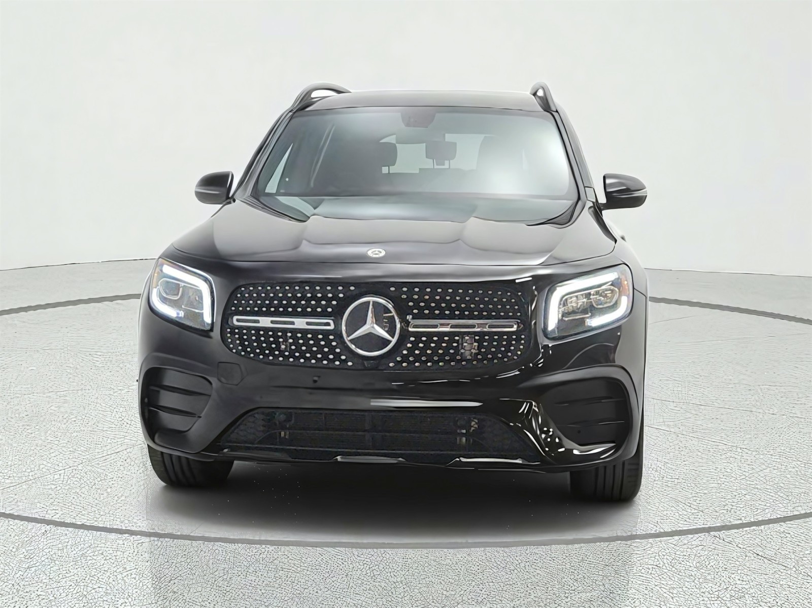 Used 2023 Night Black Mercedes-Benz GLB 250 SUV image 2