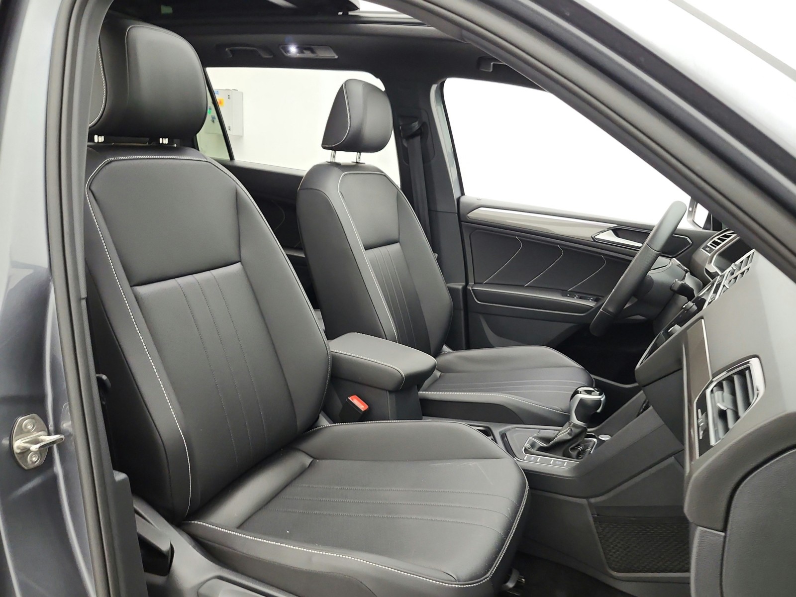 Used 2024 Platinum Gray Metallic Volkswagen 2.0T SE R-Line Black FWD image 25